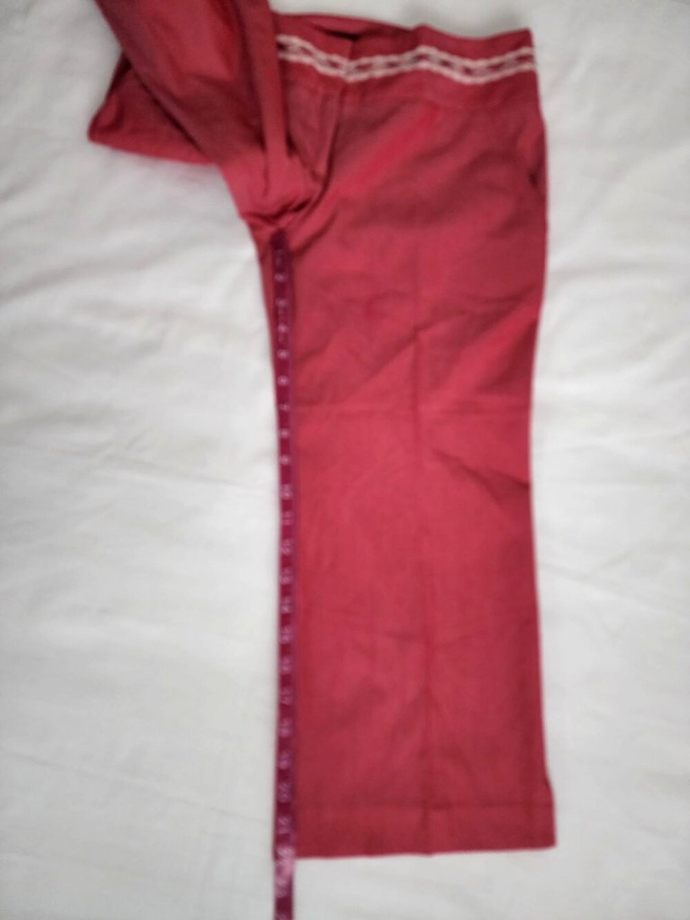 BEBE Women's Lace Detailed Waistband Crop Ankle Pants In Rhubarb Size 4 - Picture 11 of 13